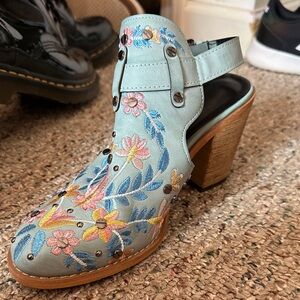 Embroidered Floral Women's Heeled boots